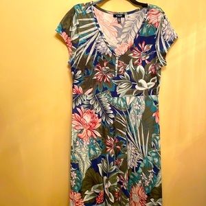 Ladies Chaps tropical maxi dress in XL. Runs like a L.